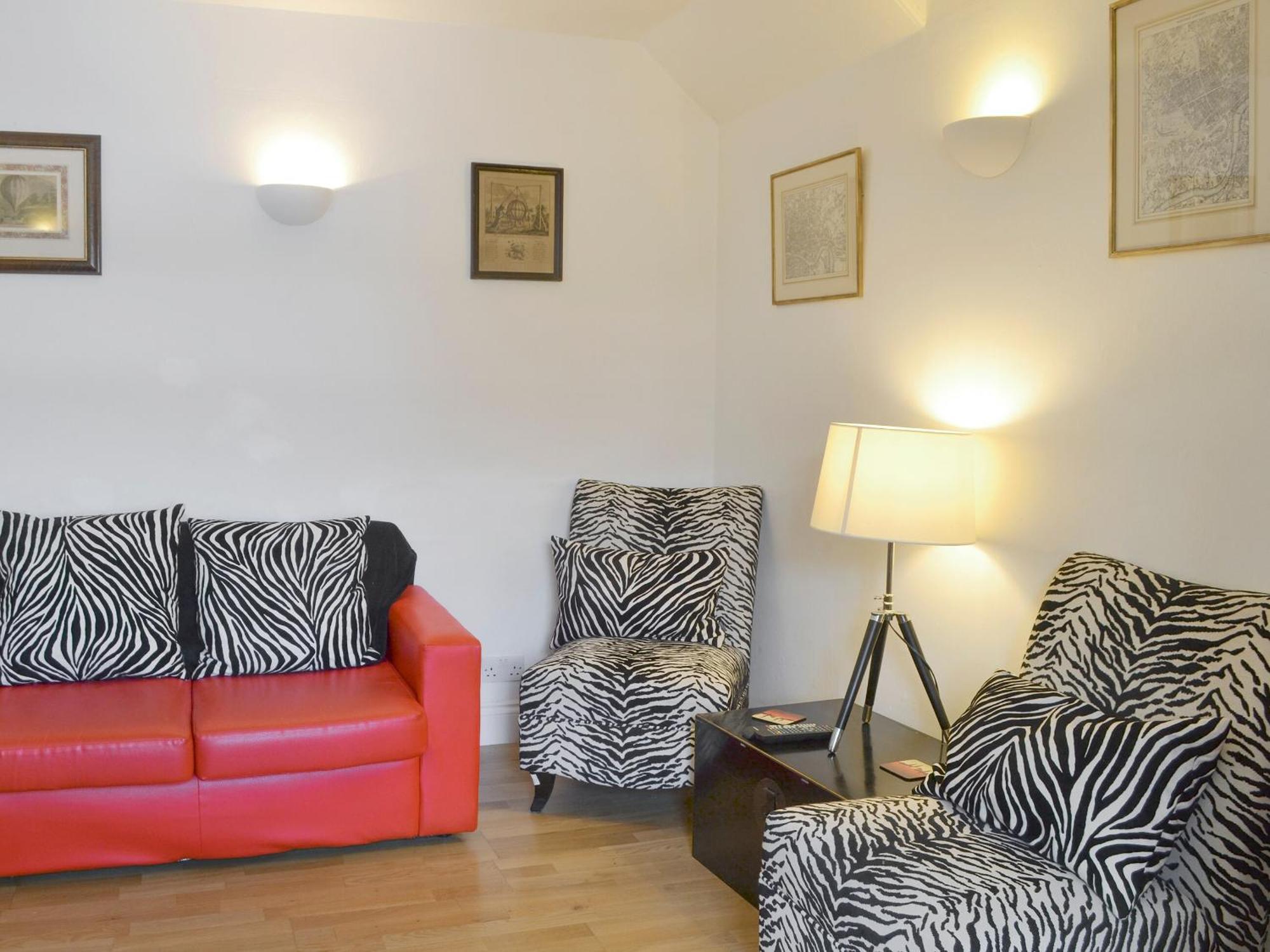 Checkers Cottage - Beaufort Estate Belladrum Екстериор снимка